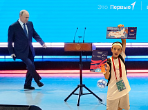 Стало известно имя школьника, сыгравшего с Владимиром Путиным в футбол в Красноярске