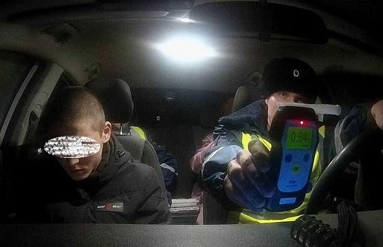 В Ширинском районе за рулем автомобиля был пойман нетрезвый подросток