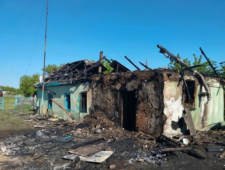 Четверо детей и двое взрослых погибли в селе Юрьевка Омской области