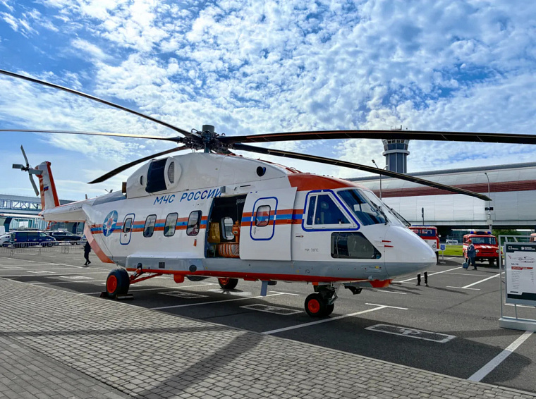 Госкорпорация Ростех впервые показала арктический вертолёт Ми-38ПС 