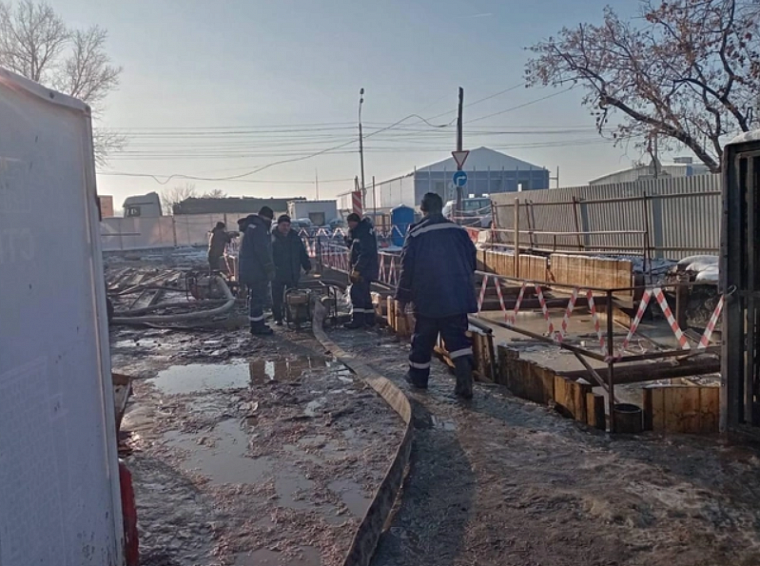 Коммунальная авария в Барнауле оставила без воды более 150 тысяч человек