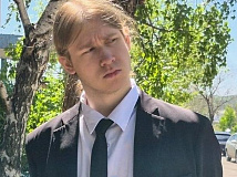 Черногорский выпускник Артём Гумаров стал первым в Хакасии, кто набрал максимальные баллы на ЕГЭ по трём предметам