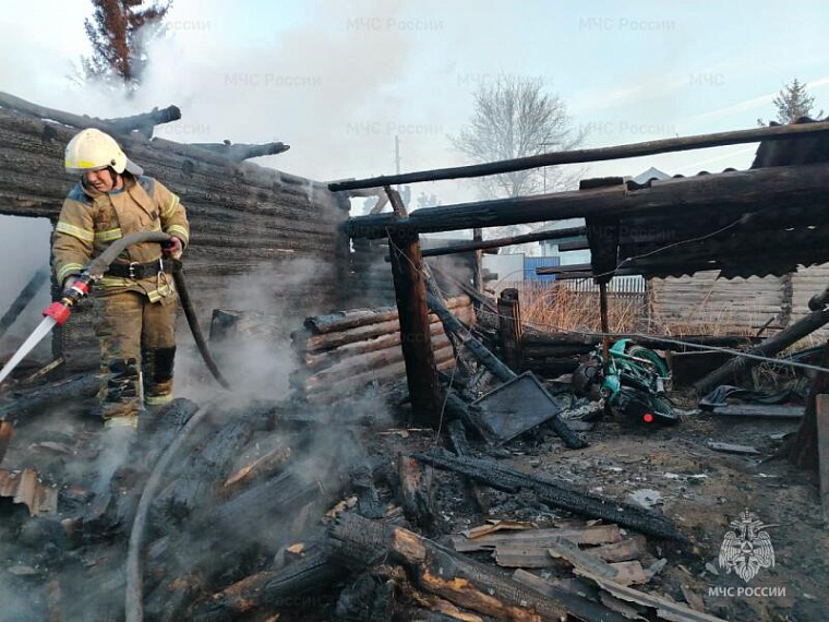 70 спасателей тушили крупный пожар в садовом товариществе под Красноярском