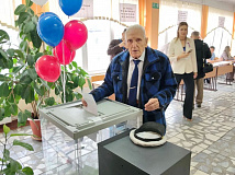 100-летний ветеран ВОВ Анатолий Терехов из Кузбасса проголосовал на выборах в Госдуму
