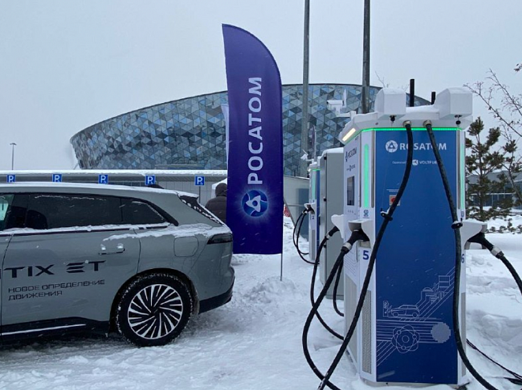 Первый в Новосибирске электрозарядный комплекс «Росатома» открылся у «Сибирь-Арены»