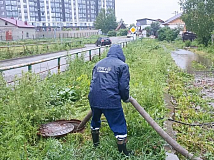 Сильный ливень в Алтайском крае привел к подтоплениям и разрушениям: пострадал ребенок