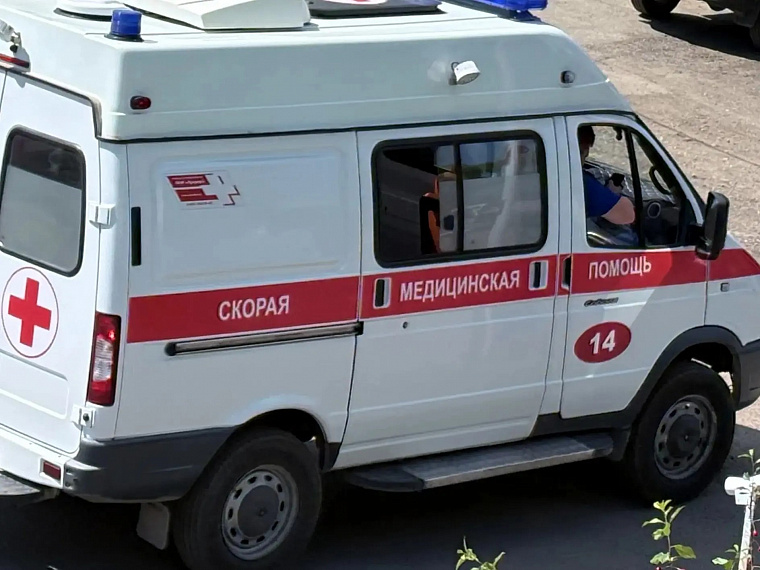 Семилетний ребёнок в Бийске съел неизвестную ягоду во дворе и попал в больницу с тяжёлой аллергической реакцией