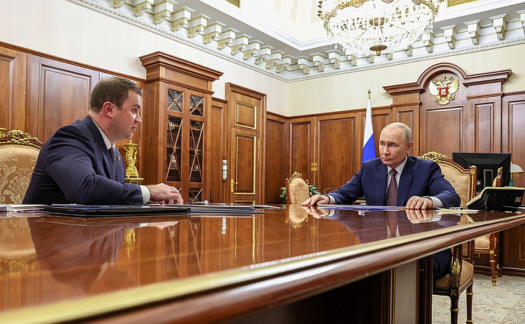 Президент Владимир Путин поручил омскому губернатору Виталию Хоценко довести до конца проблему обманутых дольщиков