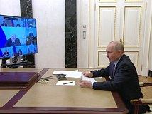 Путин потребовал актуализировать стратегию развития Арктики и подготовить модель Трансарктического коридора