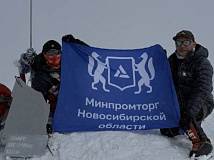 Новосибирский альпинист Роман Абилдаев помог параспортсмену из Уфы Рустаму Набиеву покорить Эльбрус
