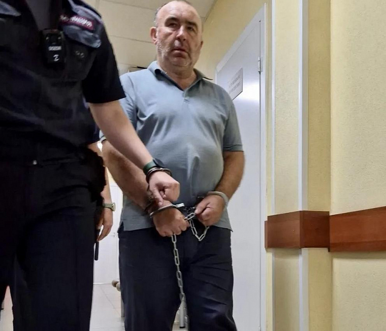 В Кемерове 54-летний обвиняемый в убийстве 12-летней школьницы арестован на два месяца 